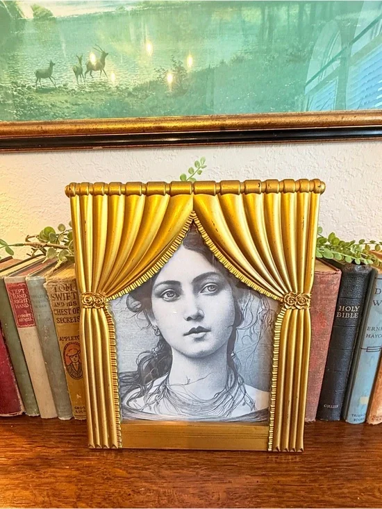Vintage Gold Curtain-Style Decorative Picture Frame 8 X 10 - Picture 9 of 13